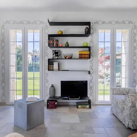 Joivy Superb With Tennis Court, Garden And Bbq Area Villa *
