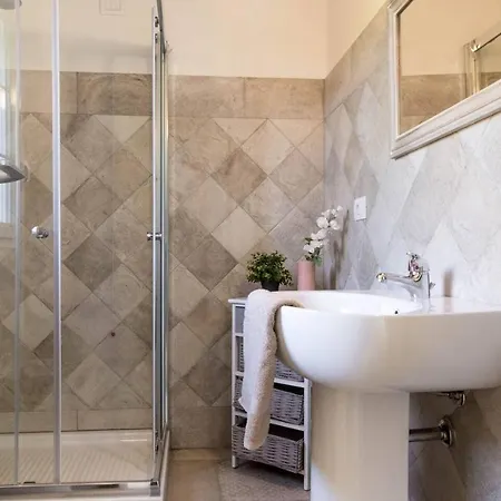 Joivy Superb With Tennis Court, Garden And Bbq Area Villa Valle (Piacenza, Emilia-Romagna)