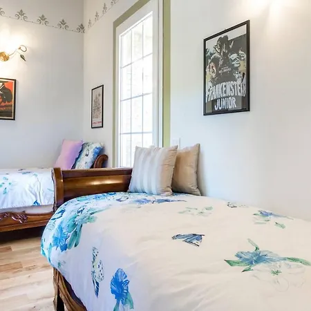 Joivy Superb With Tennis Court, Garden And Bbq Area *