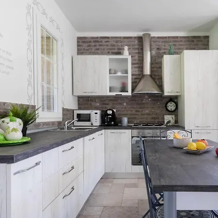 Joivy Superb With Tennis Court, Garden And Bbq Area *