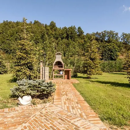 Villa Joivy Superb With Tennis Court, Garden And Bbq Area