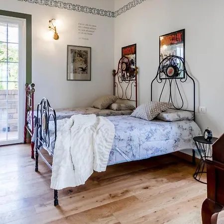 Villa Joivy Superb With Tennis Court, Garden And Bbq Area