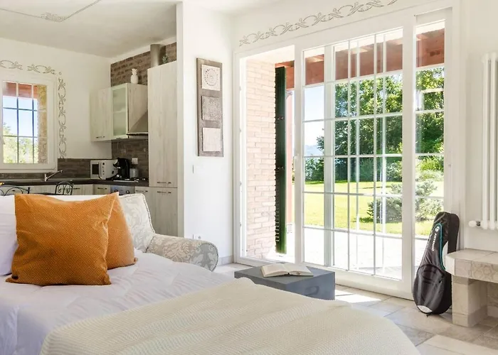 Вилла Joivy Superb With Tennis Court, Garden And Bbq Area Valle (Piacenza, Emilia-Romagna)