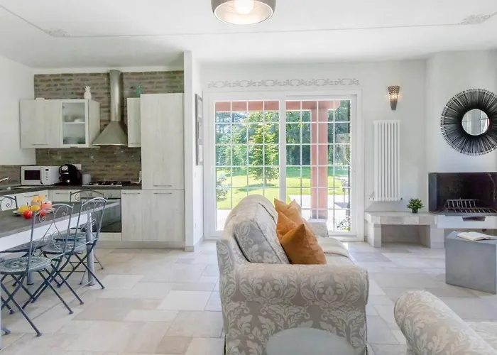 Joivy Superb With Tennis Court, Garden And Bbq Area *