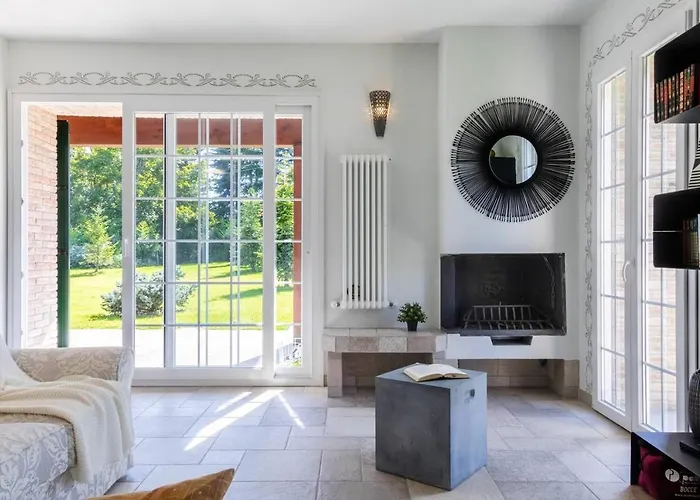 Joivy Superb With Tennis Court, Garden And Bbq Area Вилла Valle (Piacenza, Emilia-Romagna)