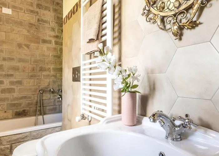 Вилла Joivy Superb With Tennis Court, Garden And Bbq Area