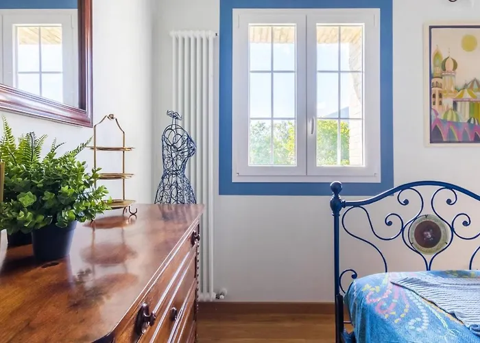 Joivy Superb With Tennis Court, Garden And Bbq Area Вилла