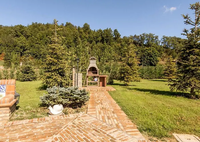 Вилла Joivy Superb With Tennis Court, Garden And Bbq Area