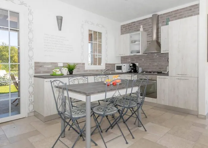 Joivy Superb With Tennis Court, Garden And Bbq Area *